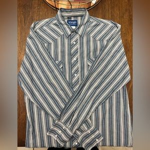 Vintage Wrangler Western pearl snap button down shirt size LT